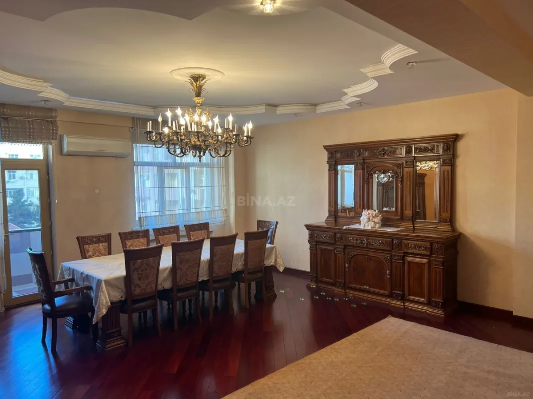 Kirayə verilir 4 otaqlı mənzil 205 m²