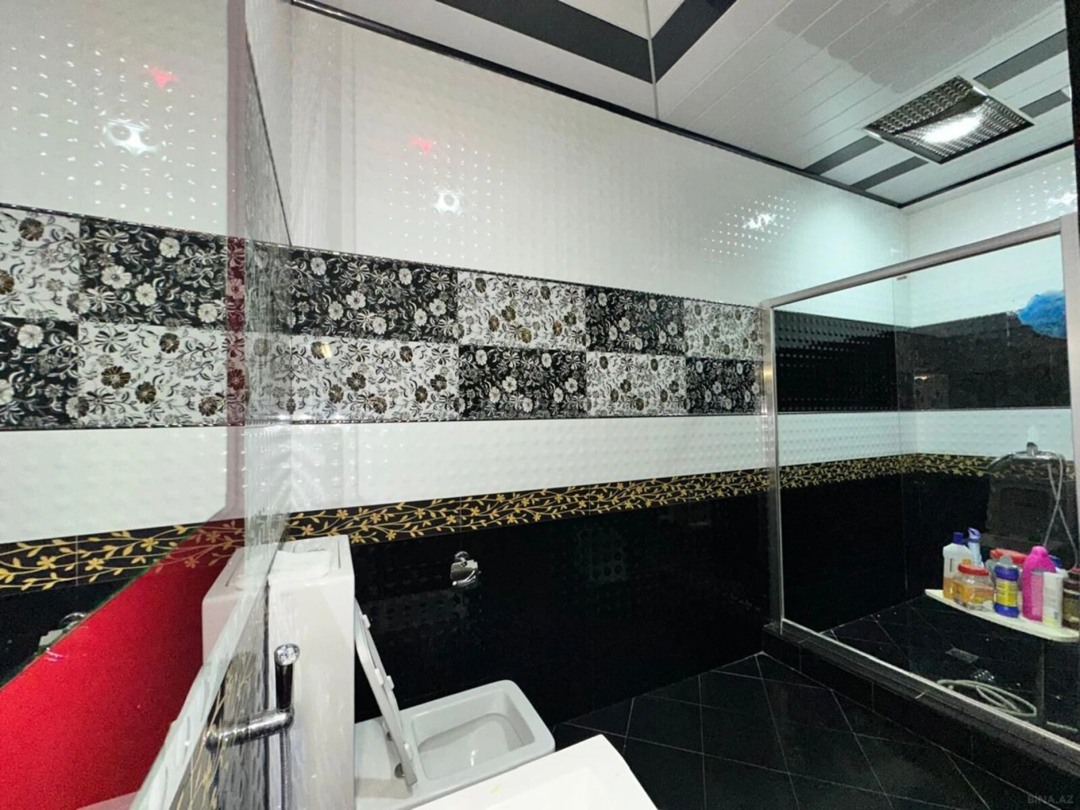 Satılır 4 otaqlı mənzil 205 m²