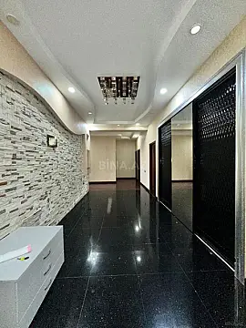 Satılır 4 otaqlı mənzil 205 m²