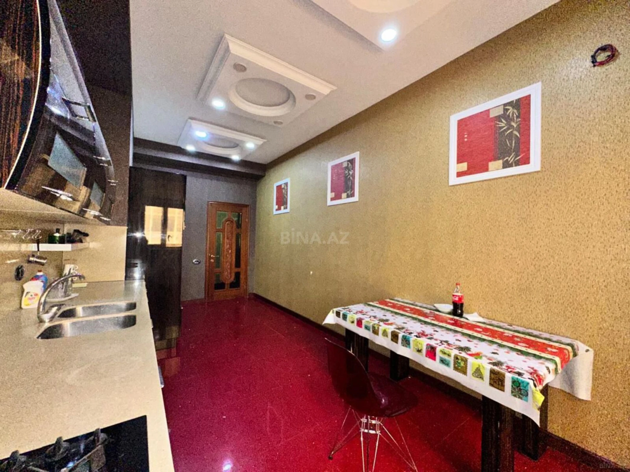 Satılır 4 otaqlı mənzil 205 m²