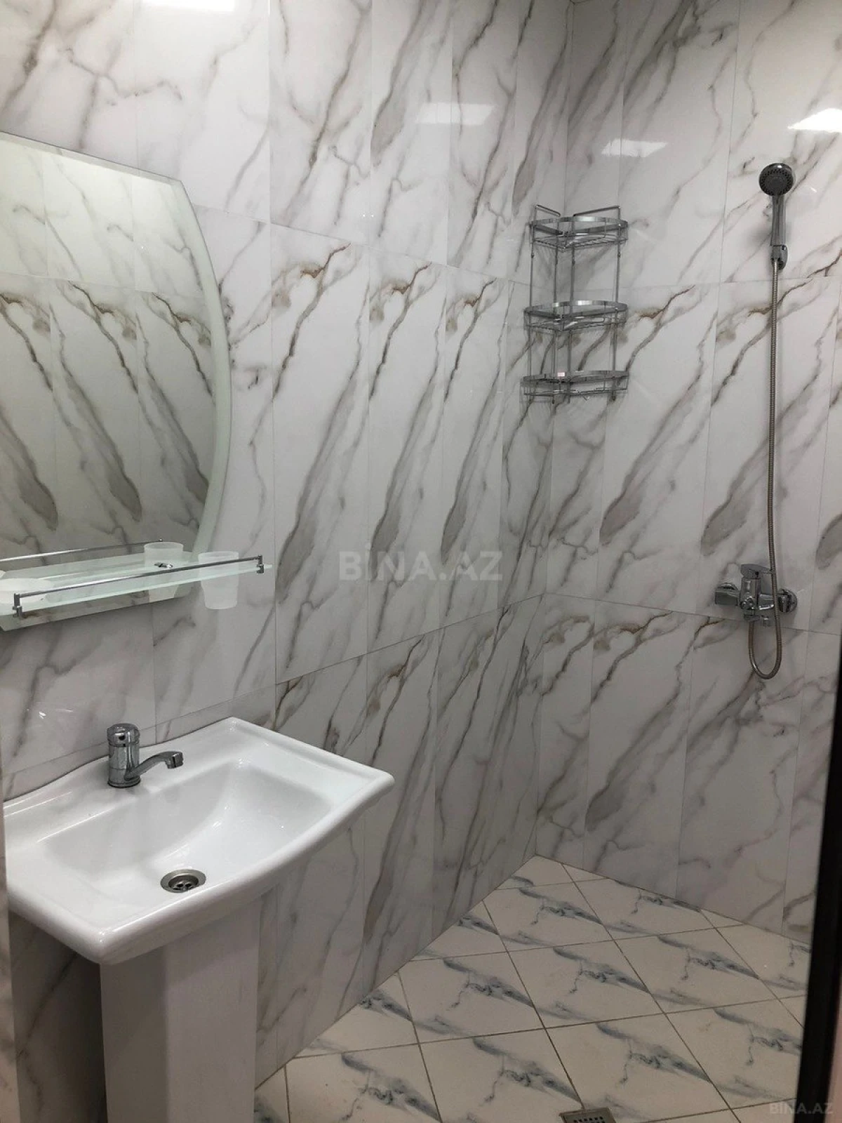 Kirayə verilir 2 otaqlı mənzil 65 m²