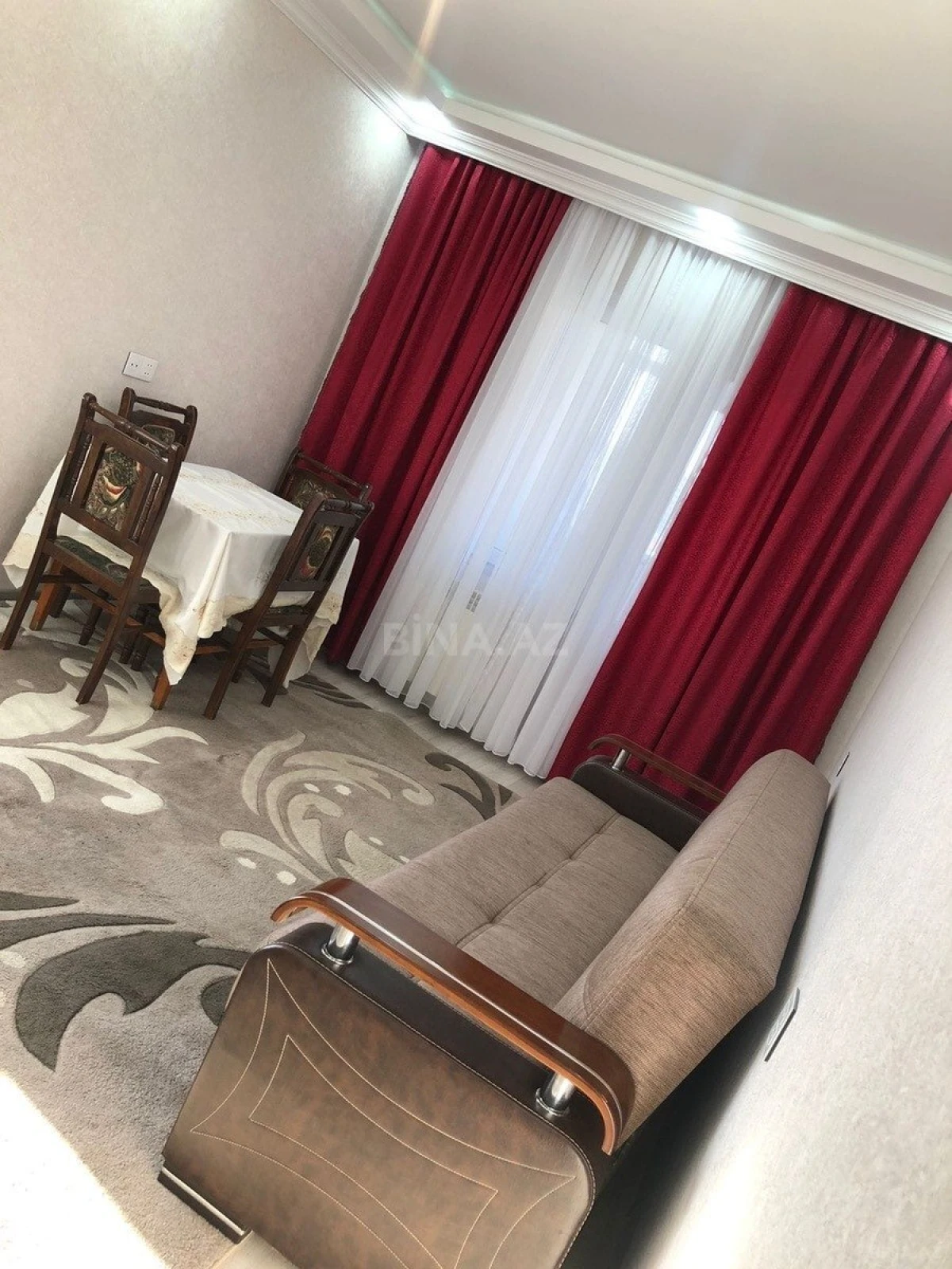 Kirayə verilir 2 otaqlı mənzil 65 m²
