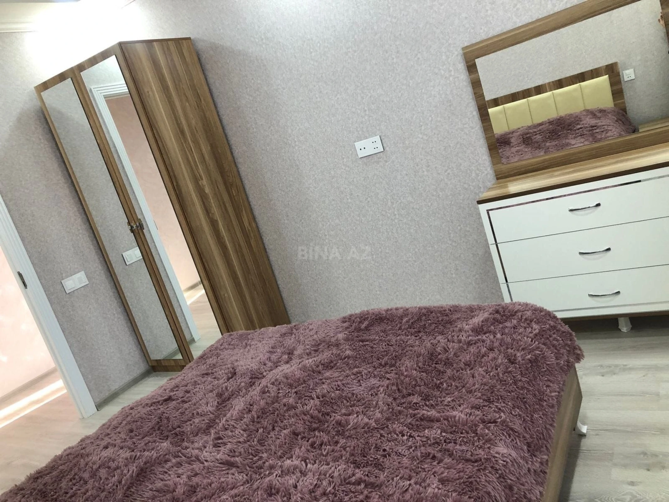 Kirayə verilir 2 otaqlı mənzil 65 m²