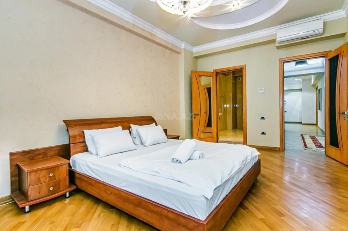 Satılır 4 otaqlı mənzil 188 m²