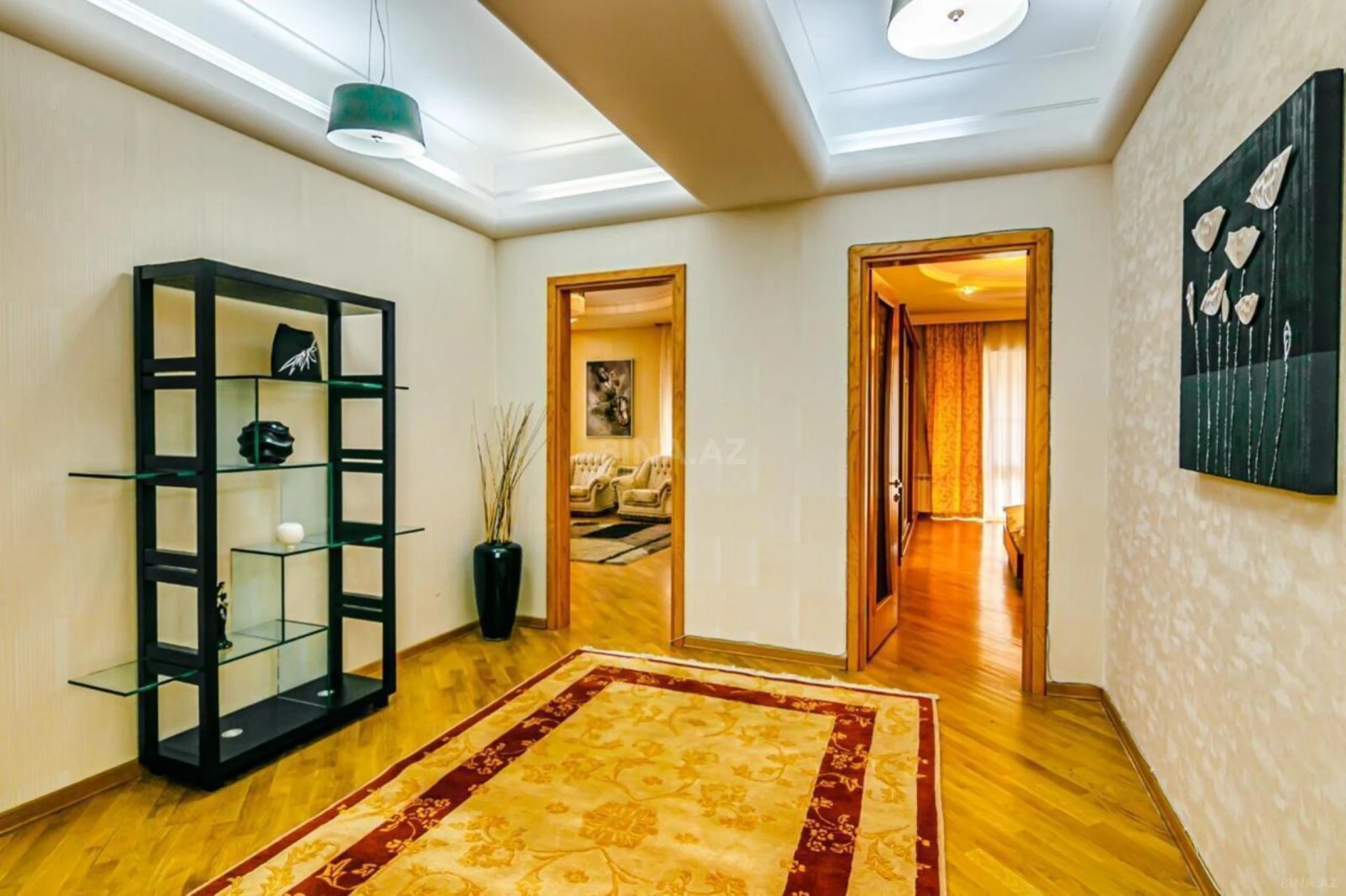 Satılır 4 otaqlı mənzil 188 m²