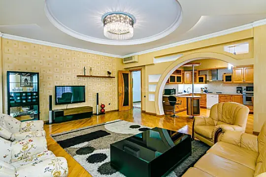 Satılır 4 otaqlı mənzil 188 m²