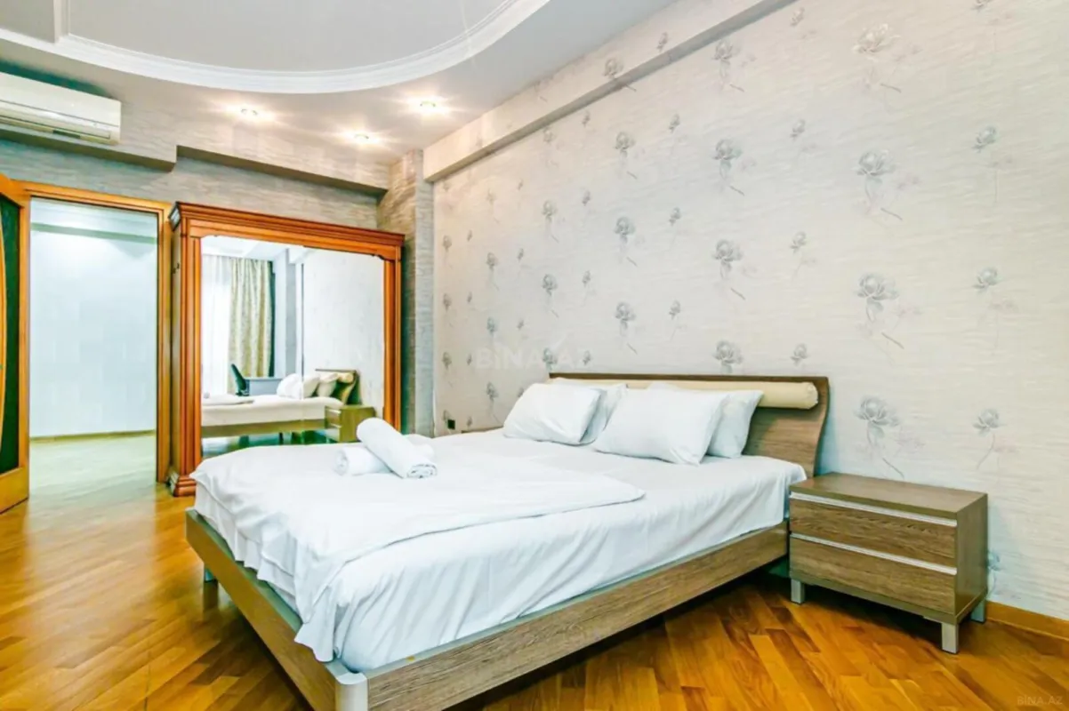 Satılır 4 otaqlı mənzil 188 m²