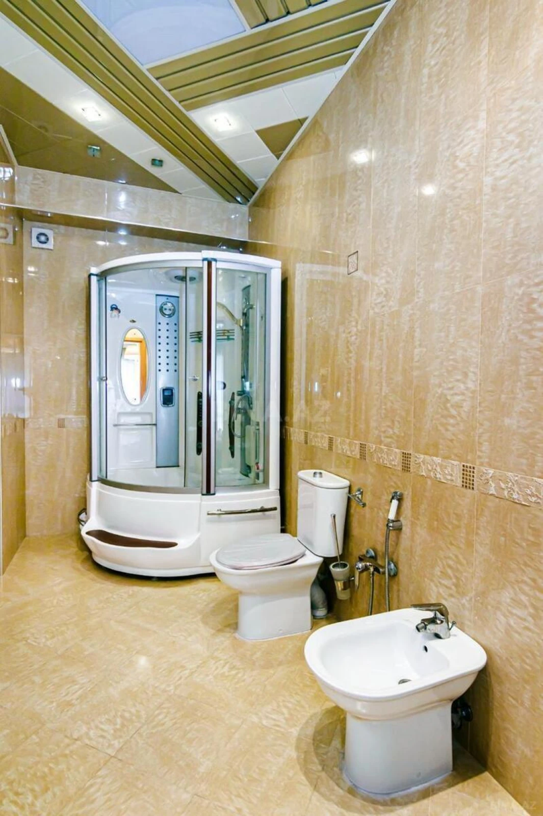 Satılır 4 otaqlı mənzil 188 m²