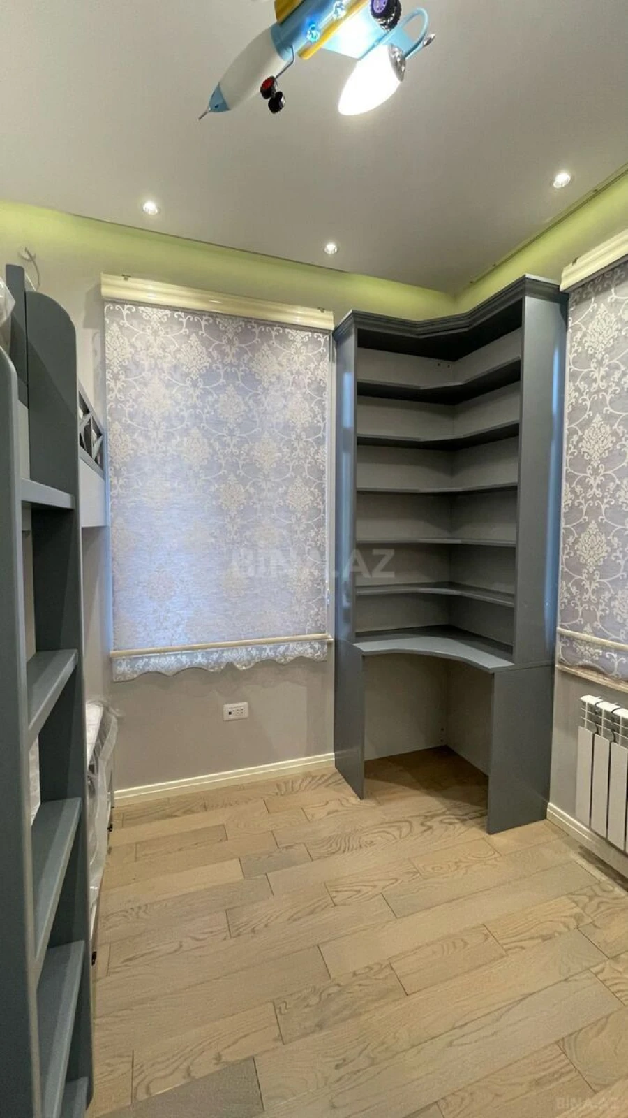 Satılır 4 otaqlı mənzil 140 m²