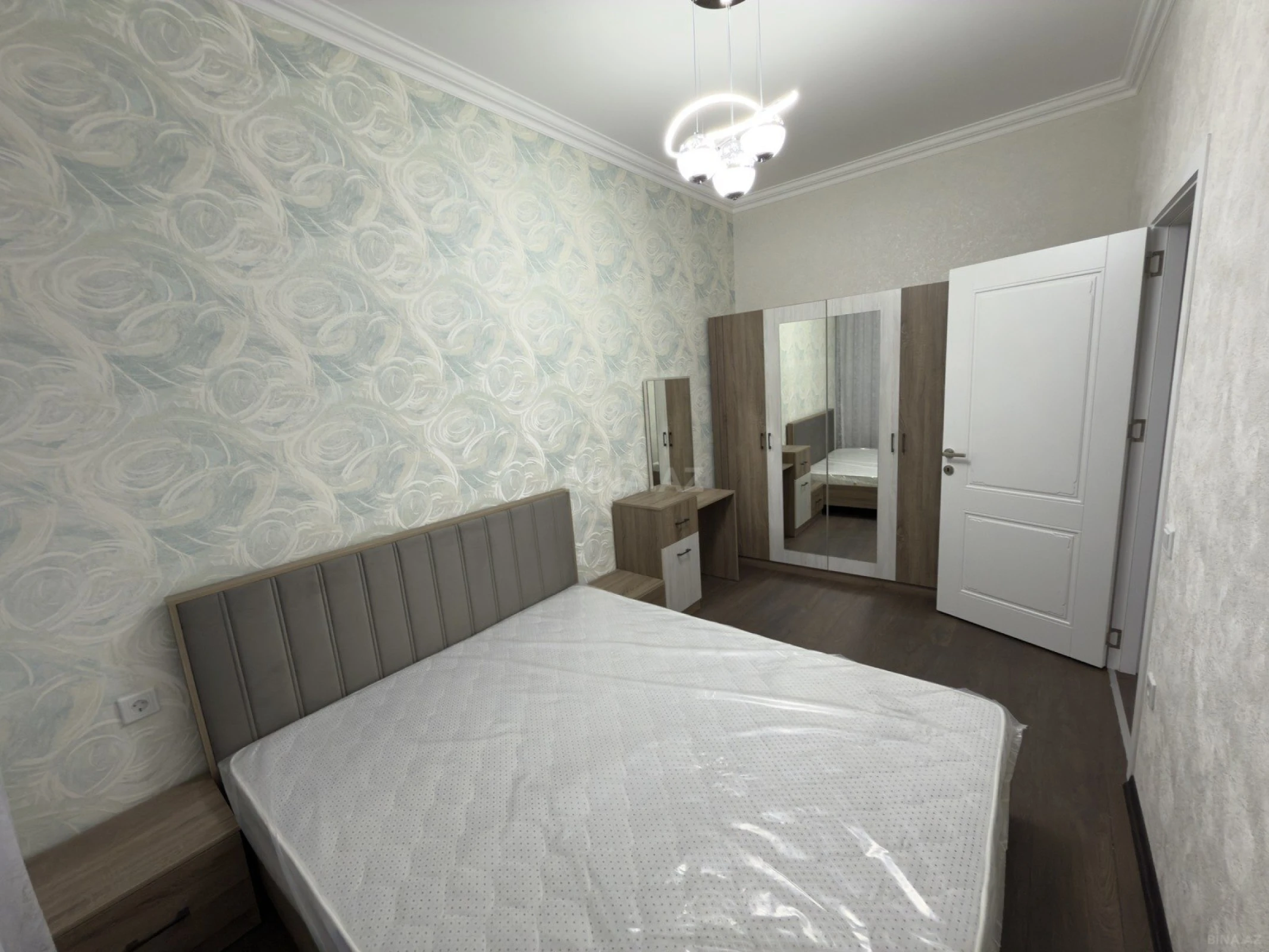 Satılır 2 otaqlı mənzil 55 m²