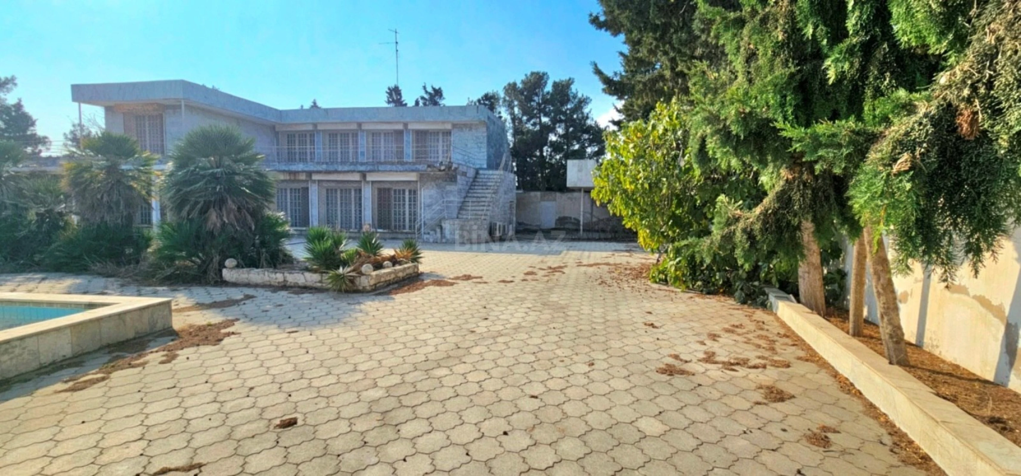Satılır 5 otaqlı həyət evi 265 m²