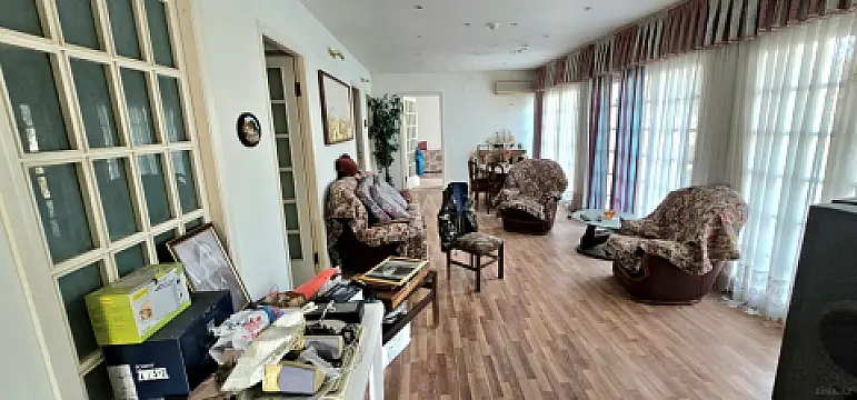 Satılır 5 otaqlı həyət evi 265 m²