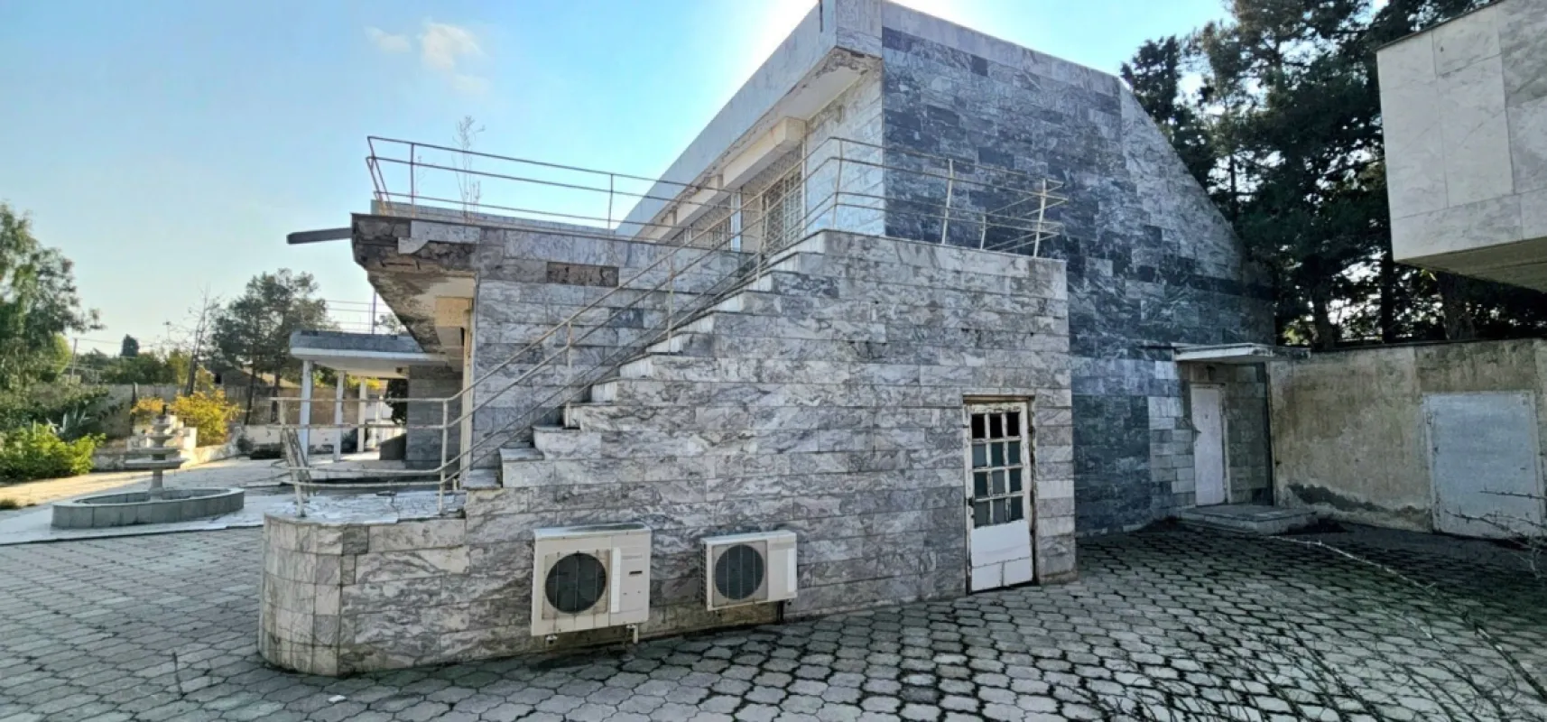 Satılır 5 otaqlı həyət evi 265 m²