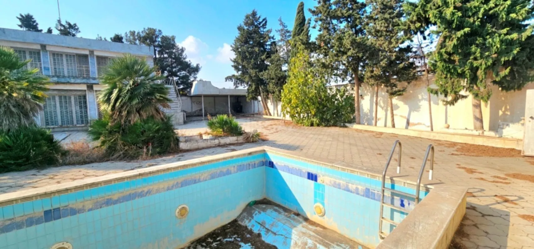 Satılır 5 otaqlı həyət evi 265 m²