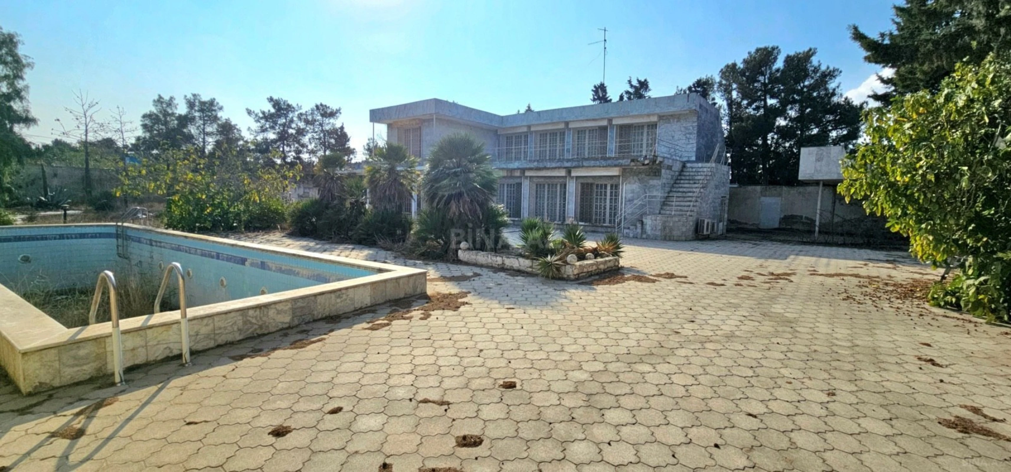 Satılır 5 otaqlı həyət evi 265 m²