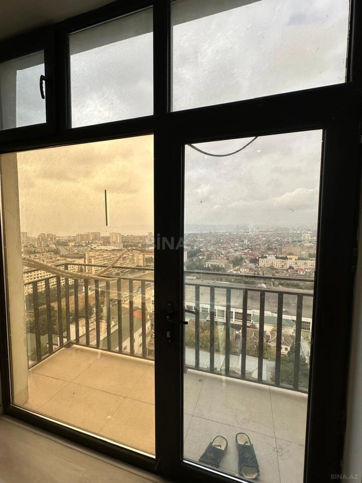 Satılır 3 otaqlı mənzil 140 m²