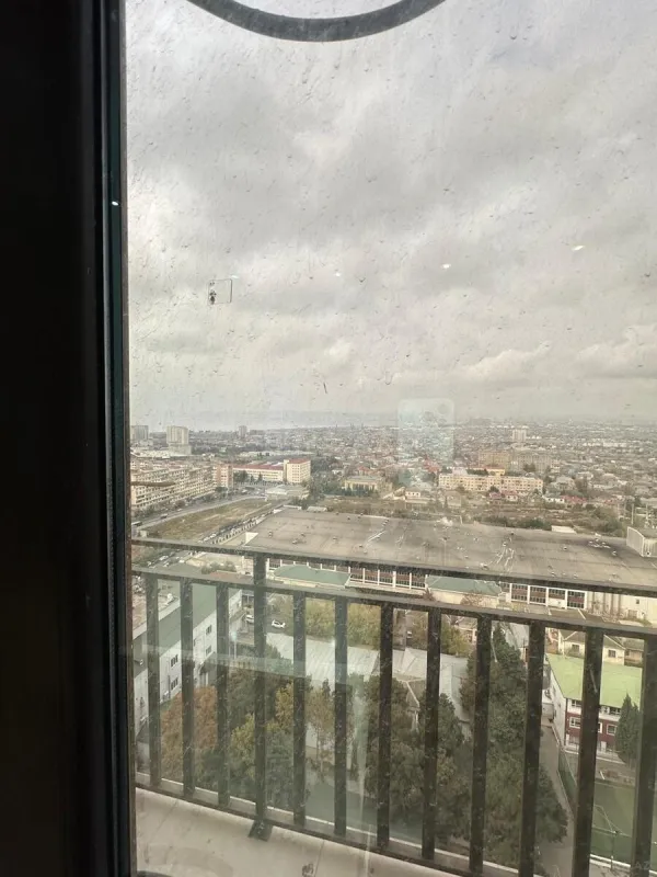 Satılır 3 otaqlı mənzil 140 m²