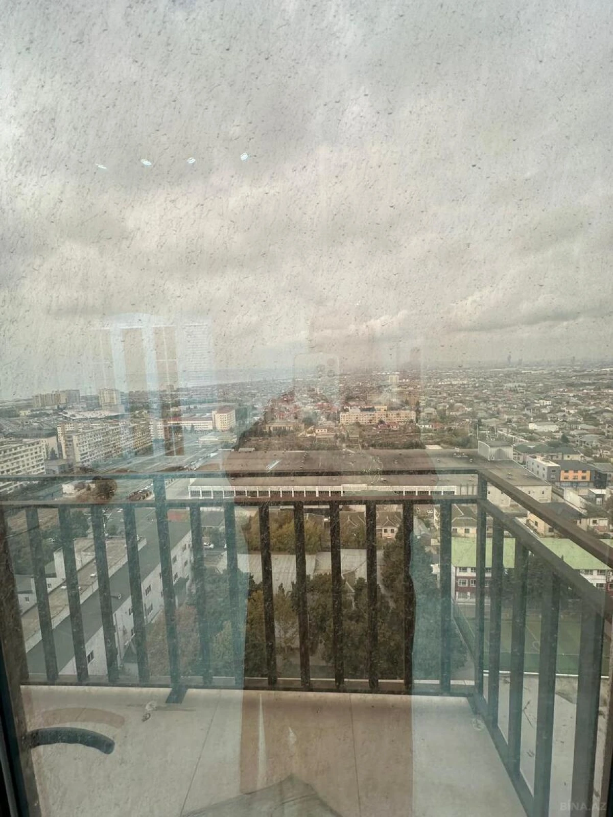 Satılır 3 otaqlı mənzil 140 m²