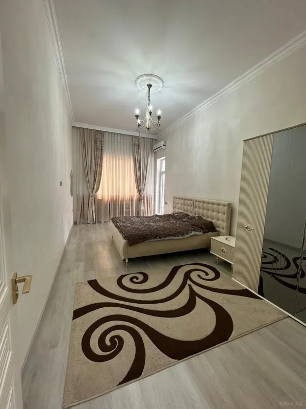 Satılır 3 otaqlı mənzil 140 m²