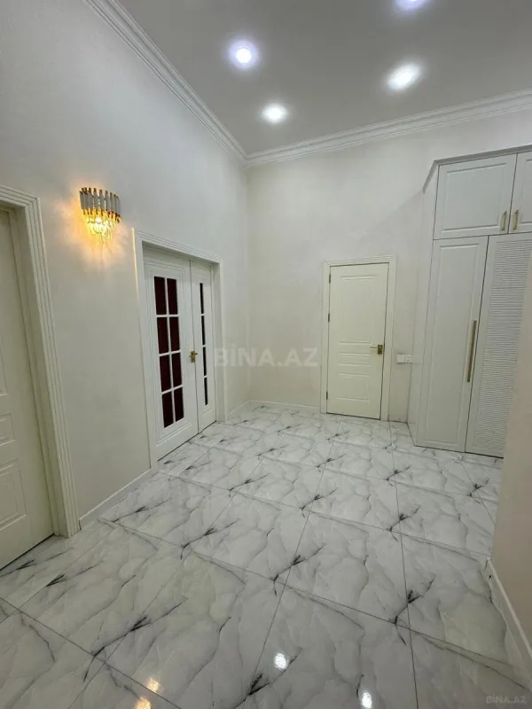 Satılır 3 otaqlı mənzil 140 m²