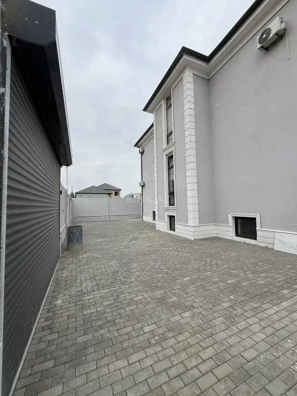Satılır 6 otaqlı həyət evi 500 m²