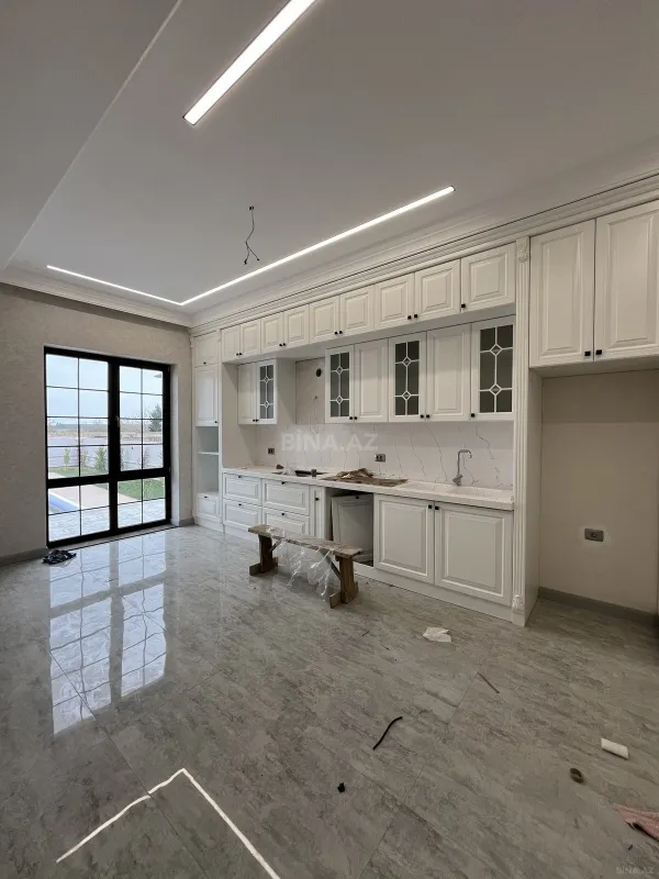 Satılır 6 otaqlı həyət evi 500 m²