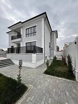 Satılır 6 otaqlı həyət evi 500 m²