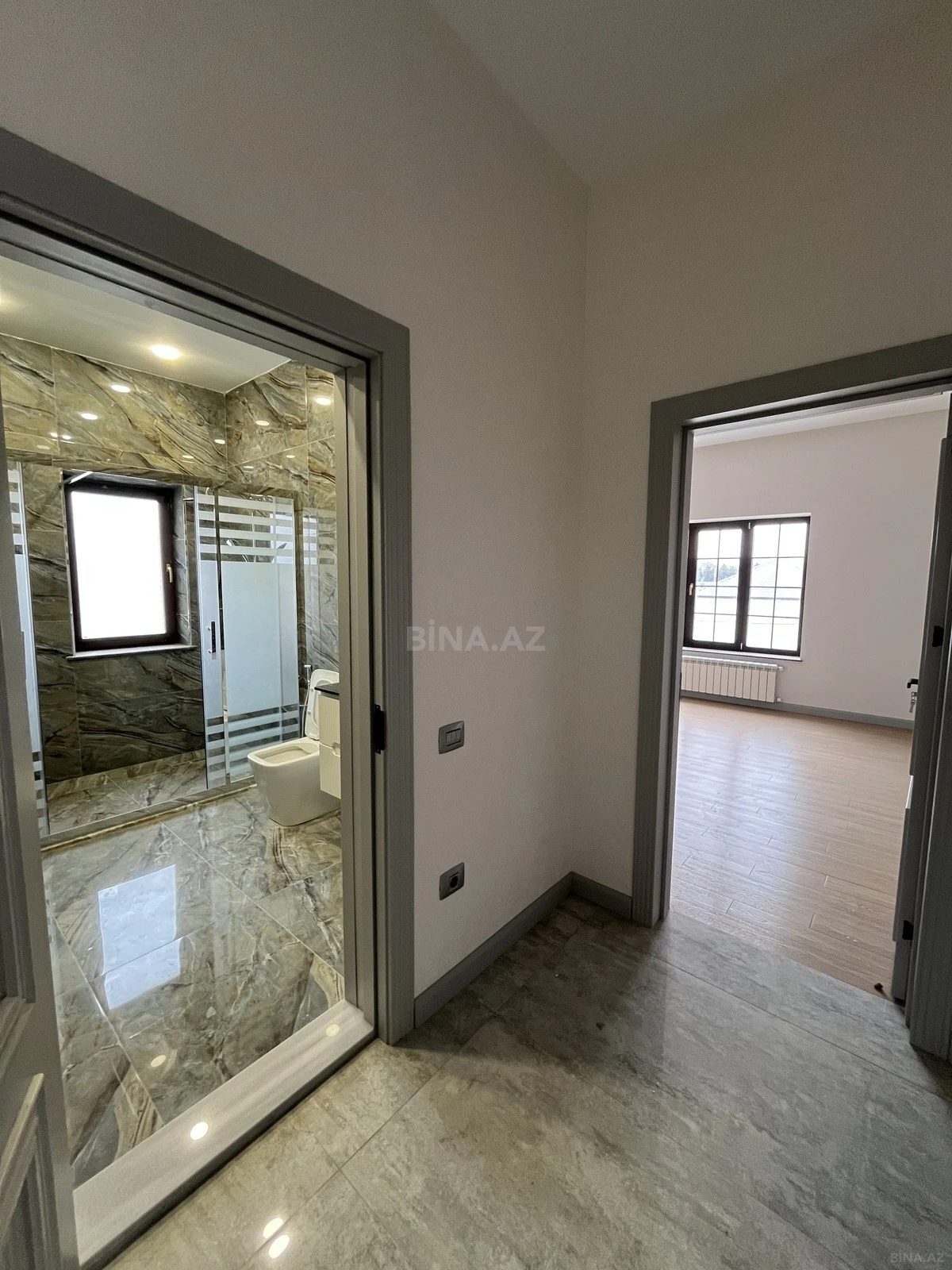 Satılır 6 otaqlı həyət evi 500 m²