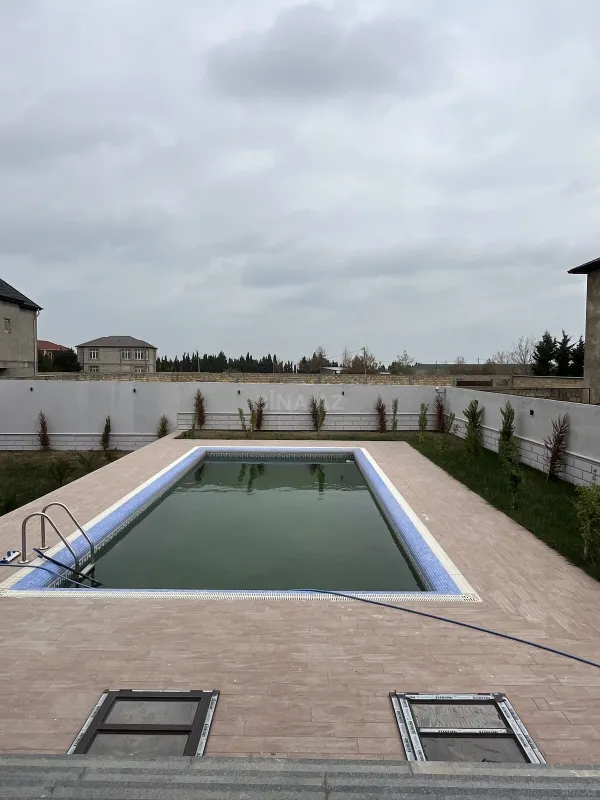 Satılır 6 otaqlı həyət evi 500 m²