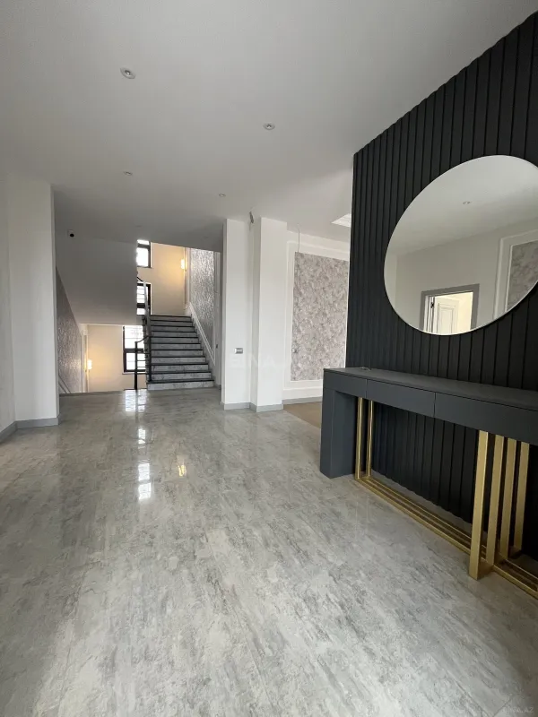 Satılır 6 otaqlı həyət evi 500 m²