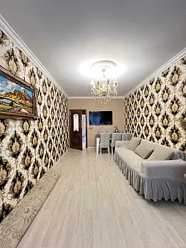 Satılır 5 otaqlı mənzil 120 m²