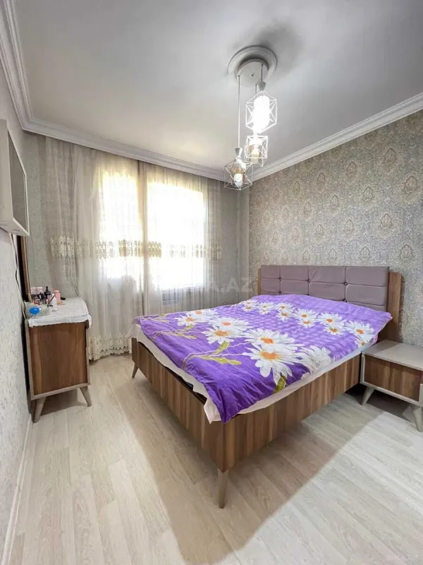 Satılır 5 otaqlı mənzil 120 m²