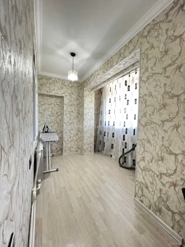 Satılır 5 otaqlı mənzil 120 m²