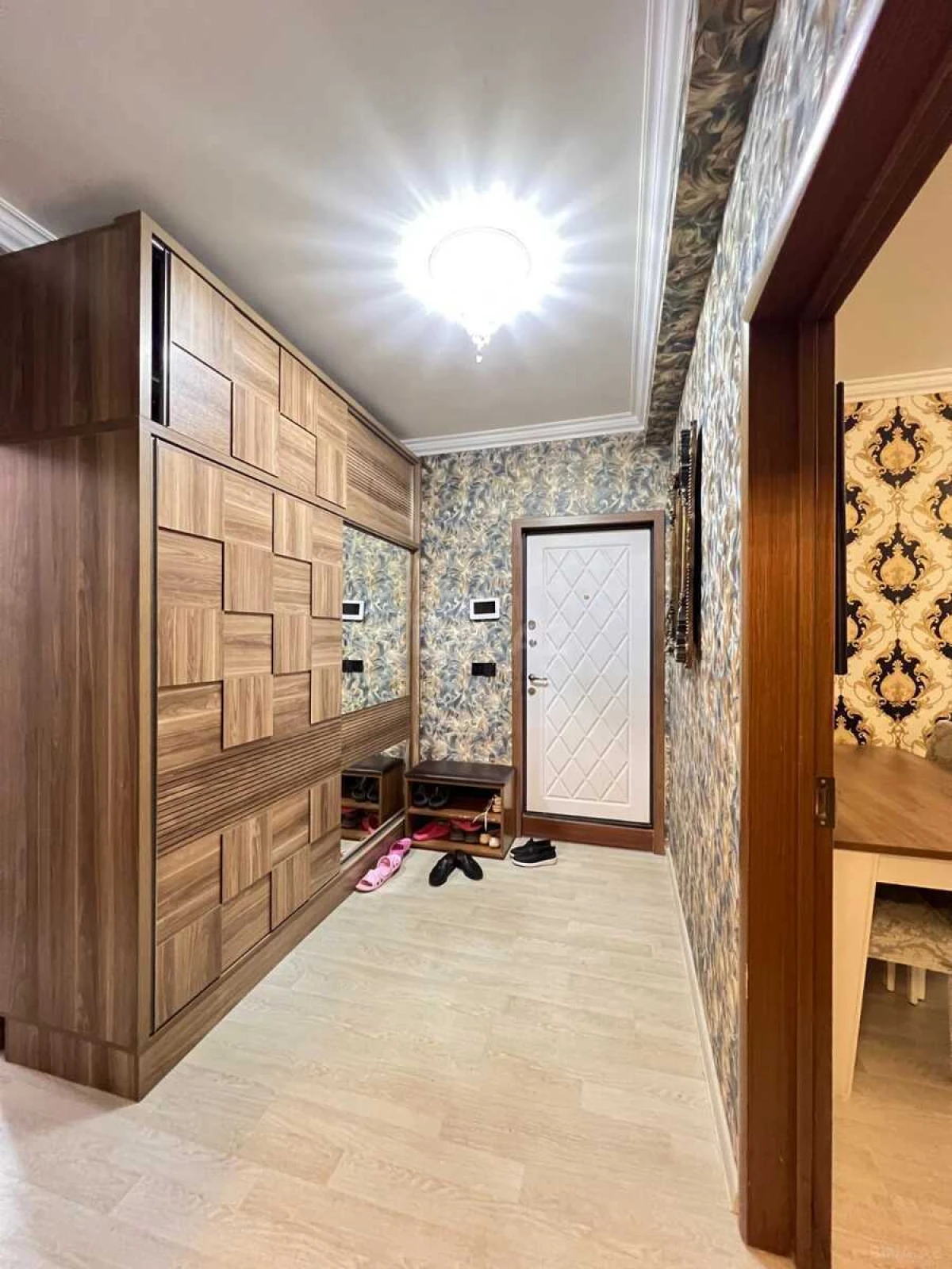 Satılır 5 otaqlı mənzil 120 m²