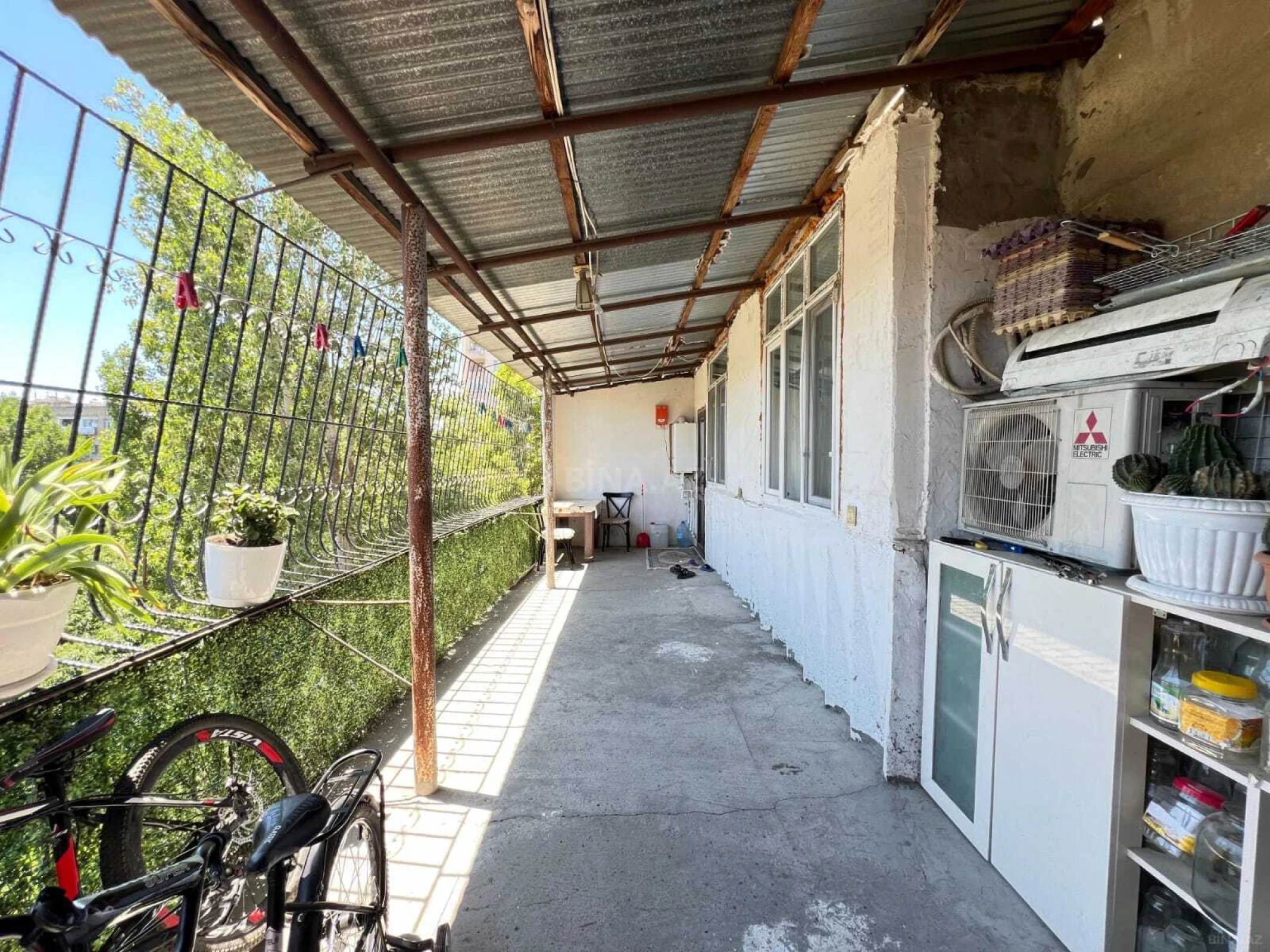 Satılır 5 otaqlı mənzil 120 m²