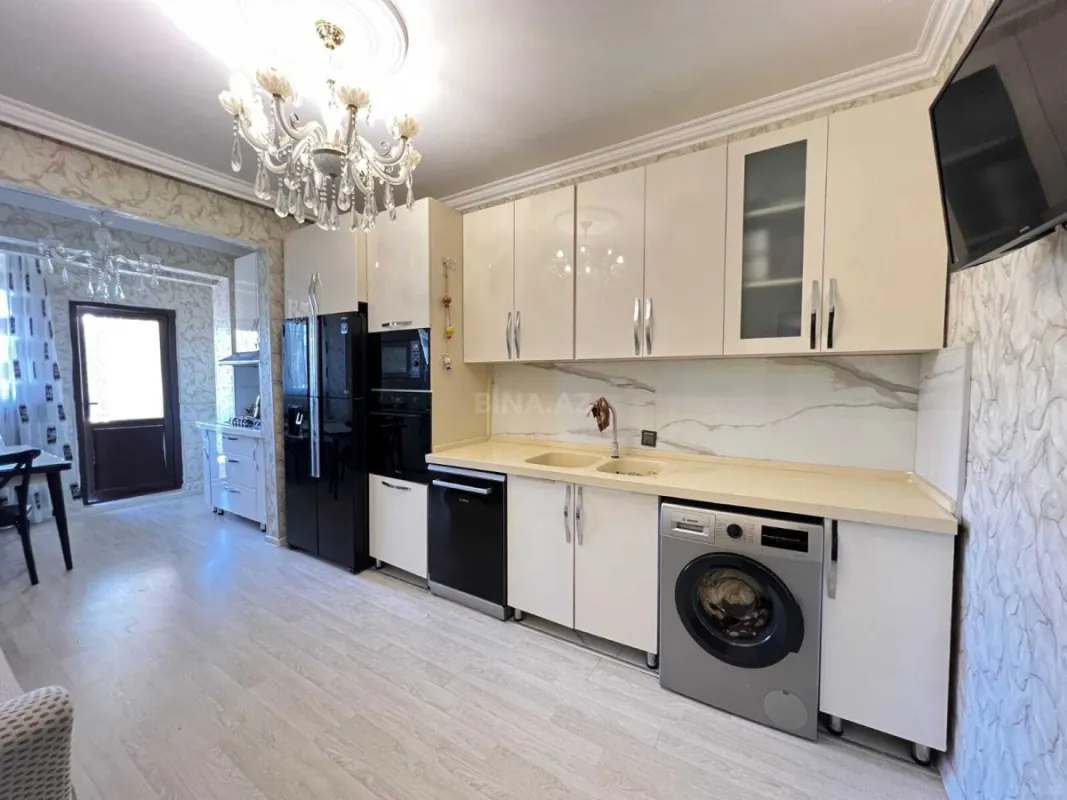 Satılır 5 otaqlı mənzil 120 m²