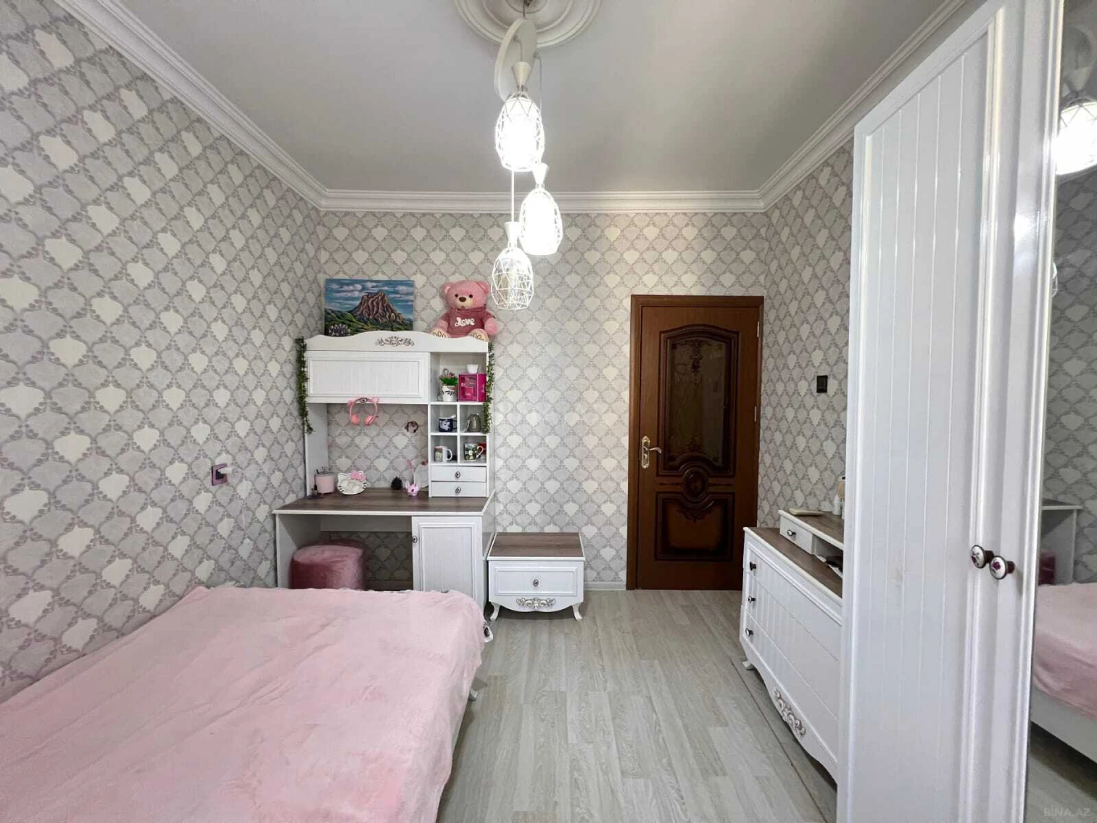 Satılır 5 otaqlı mənzil 120 m²