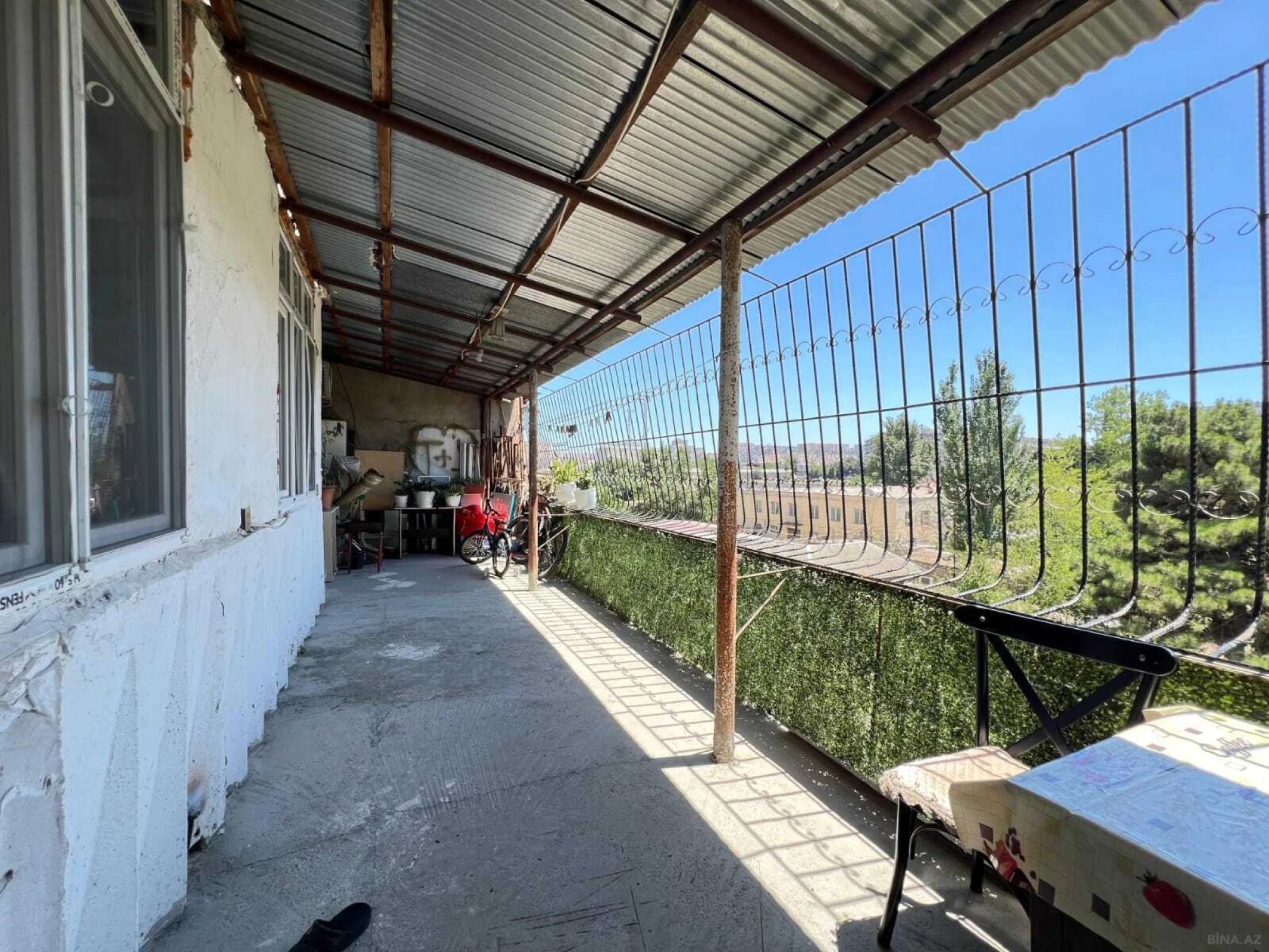 Satılır 5 otaqlı mənzil 120 m²