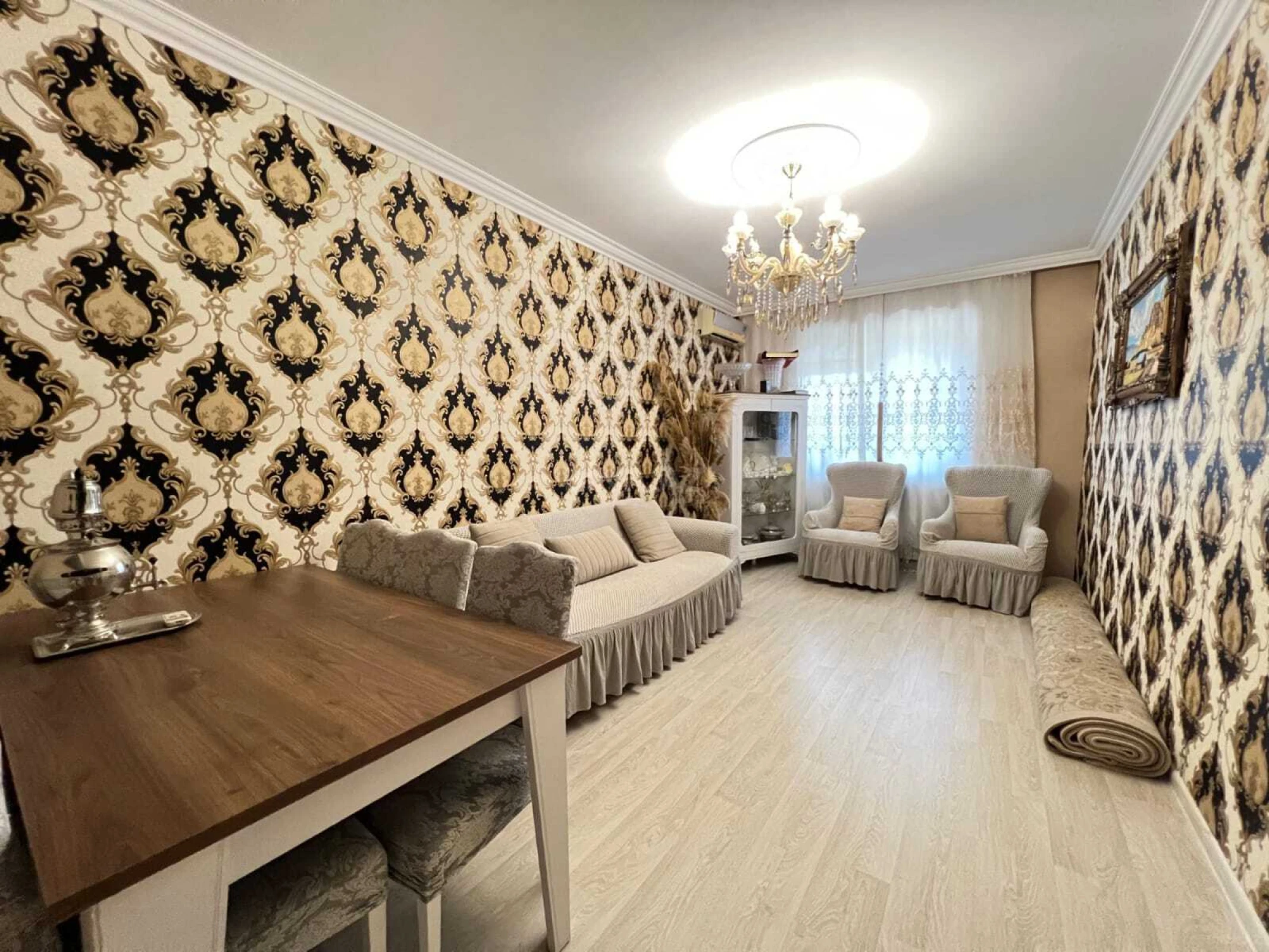 Satılır 5 otaqlı mənzil 120 m²