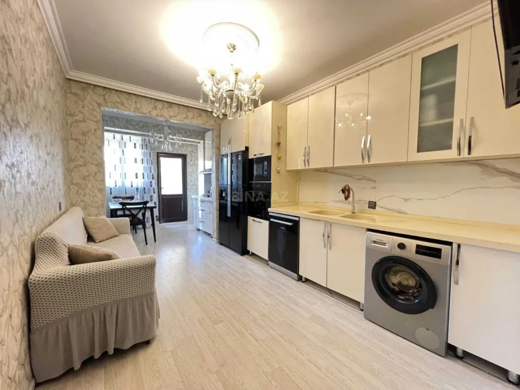Satılır 5 otaqlı mənzil 120 m²