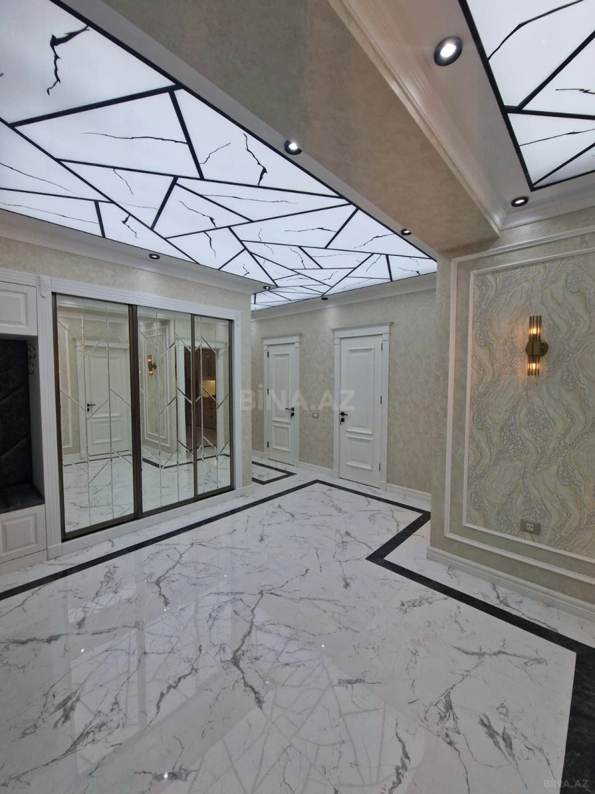 Satılır 3 otaqlı mənzil 138 m²