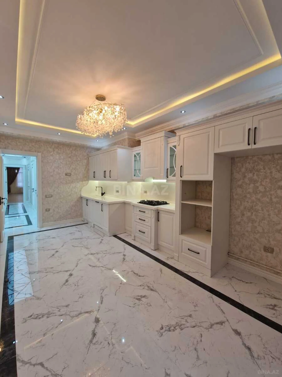 Satılır 3 otaqlı mənzil 138 m²