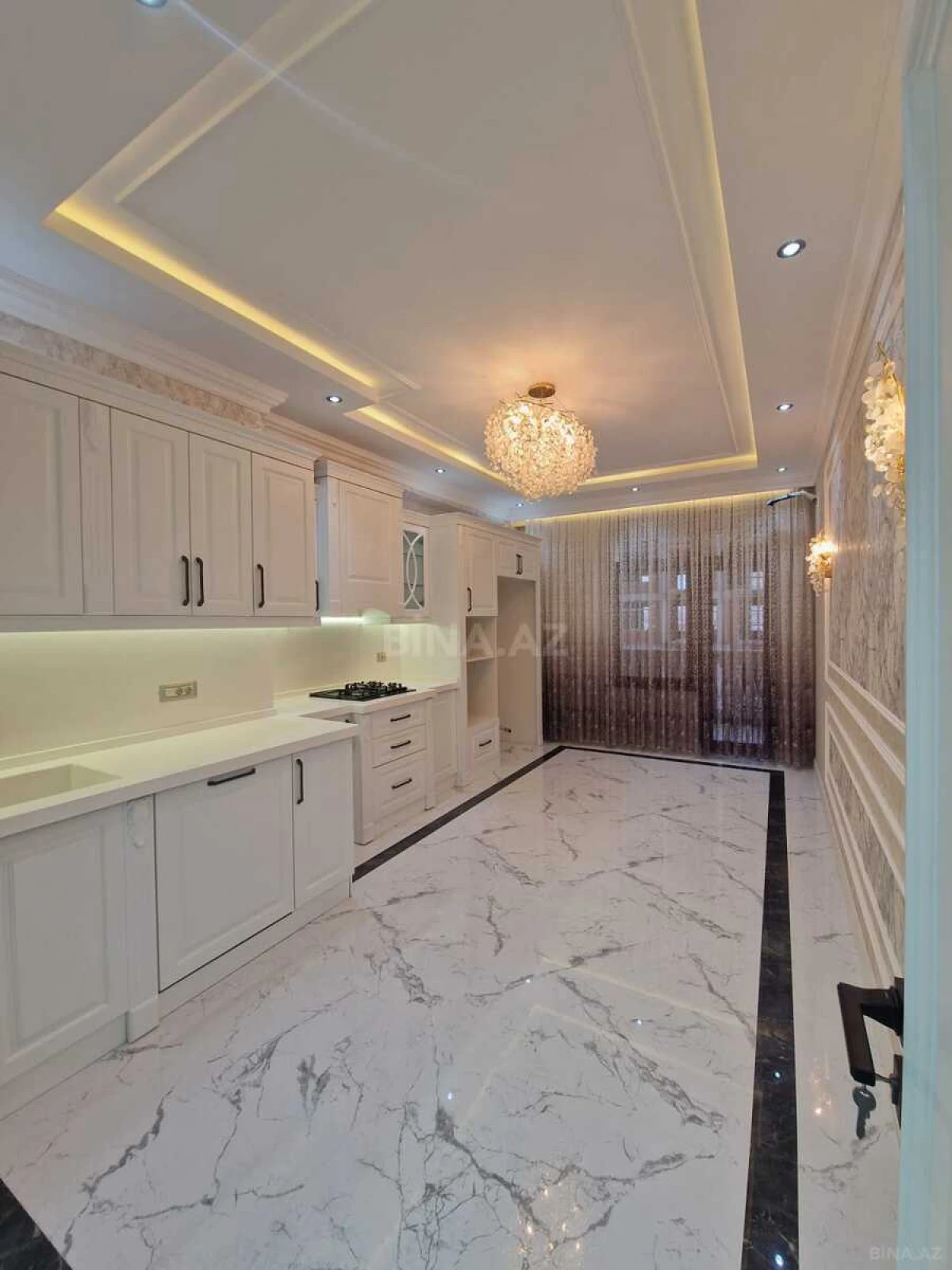 Satılır 3 otaqlı mənzil 138 m²