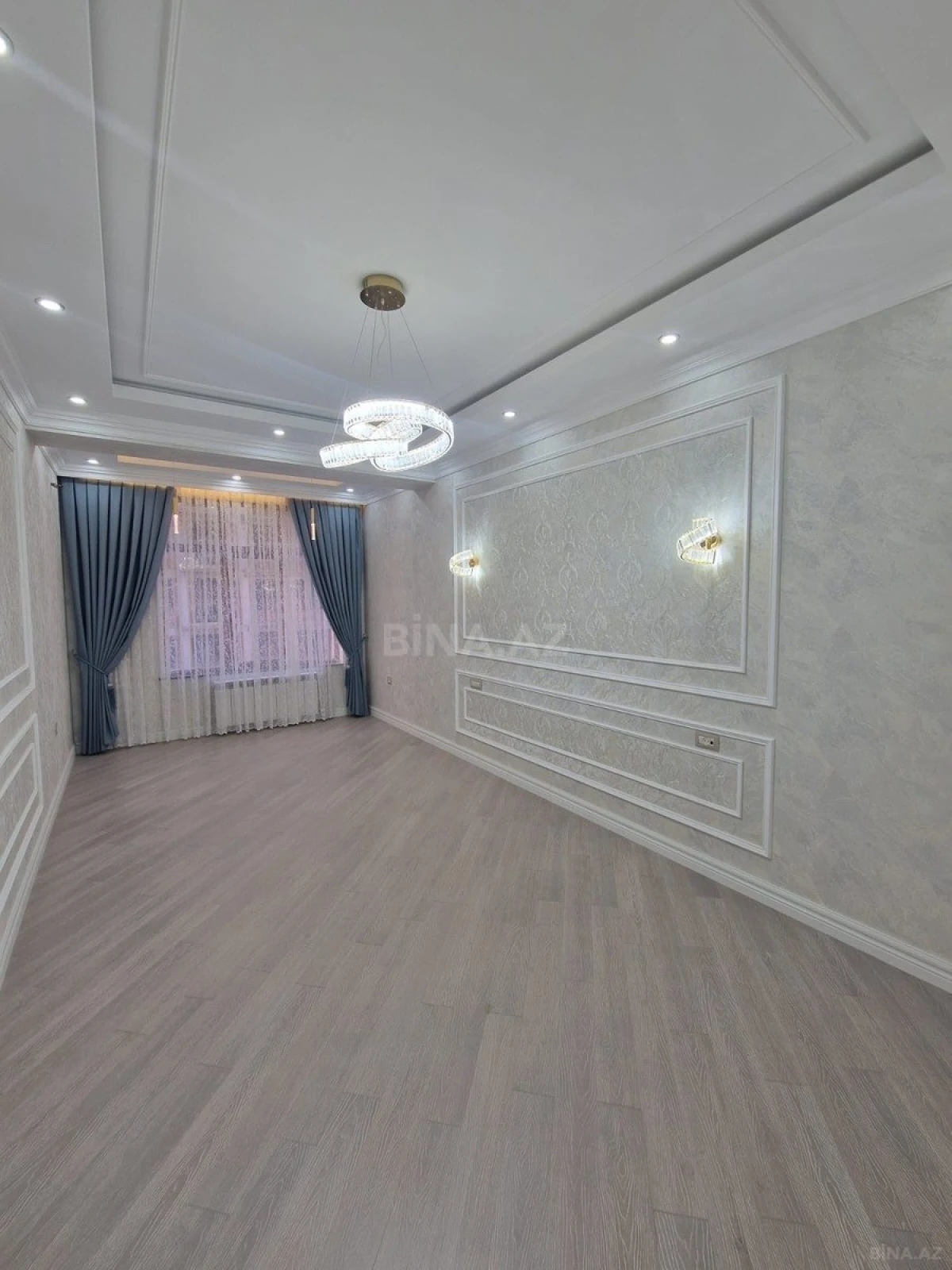Satılır 3 otaqlı mənzil 138 m²
