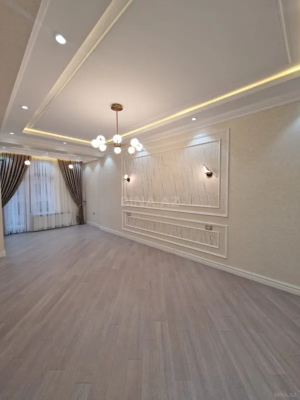 Satılır 3 otaqlı mənzil 138 m²