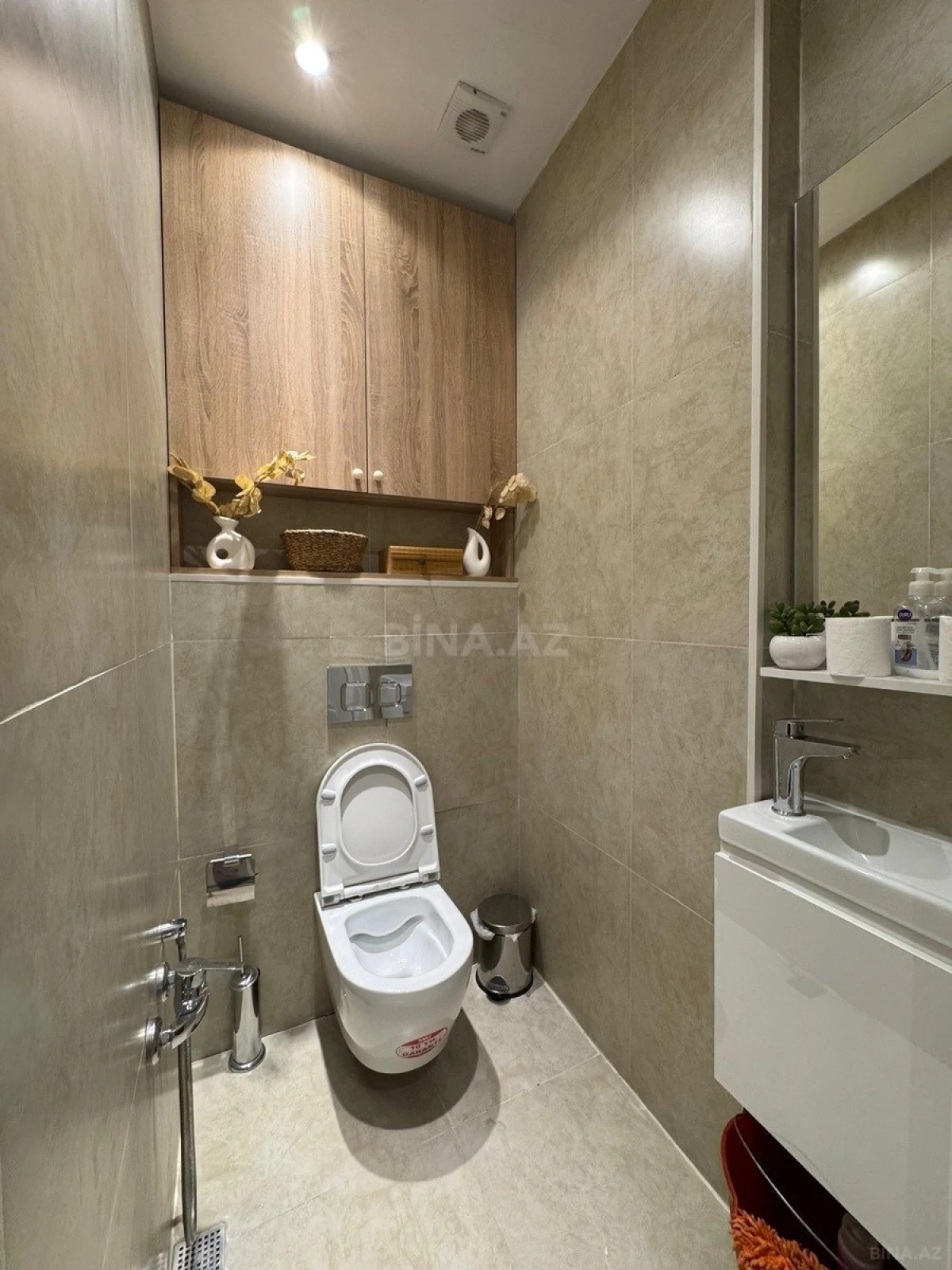 Satılır 4 otaqlı mənzil 175 m²