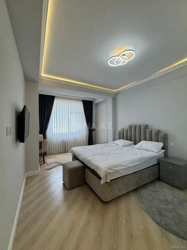 Satılır 4 otaqlı mənzil 175 m²