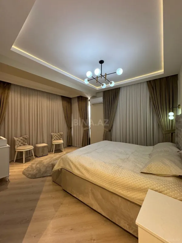 Satılır 4 otaqlı mənzil 175 m²