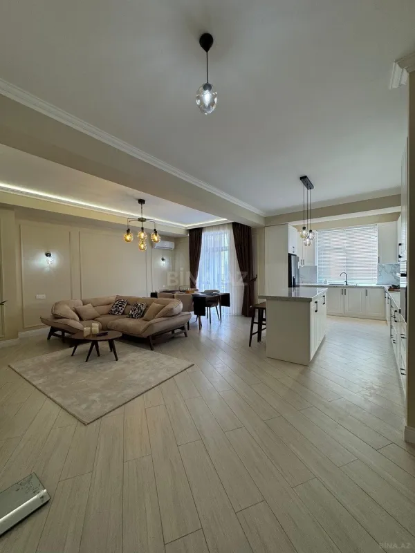 Satılır 4 otaqlı mənzil 175 m²