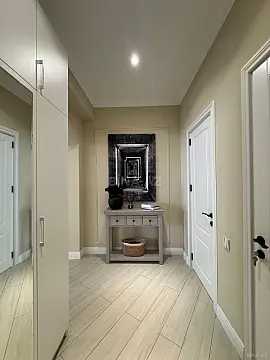 Satılır 4 otaqlı mənzil 175 m²